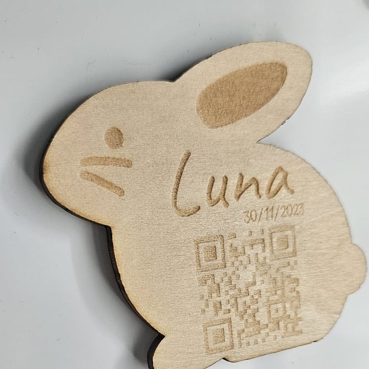 Magnet en bois Luna, premier faire-part créé pour ma fille